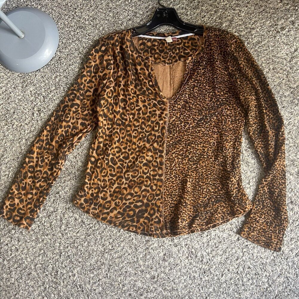 Pilcro thermal henley Top Shirt womens size Small Brown Cheetah Prints V-neck